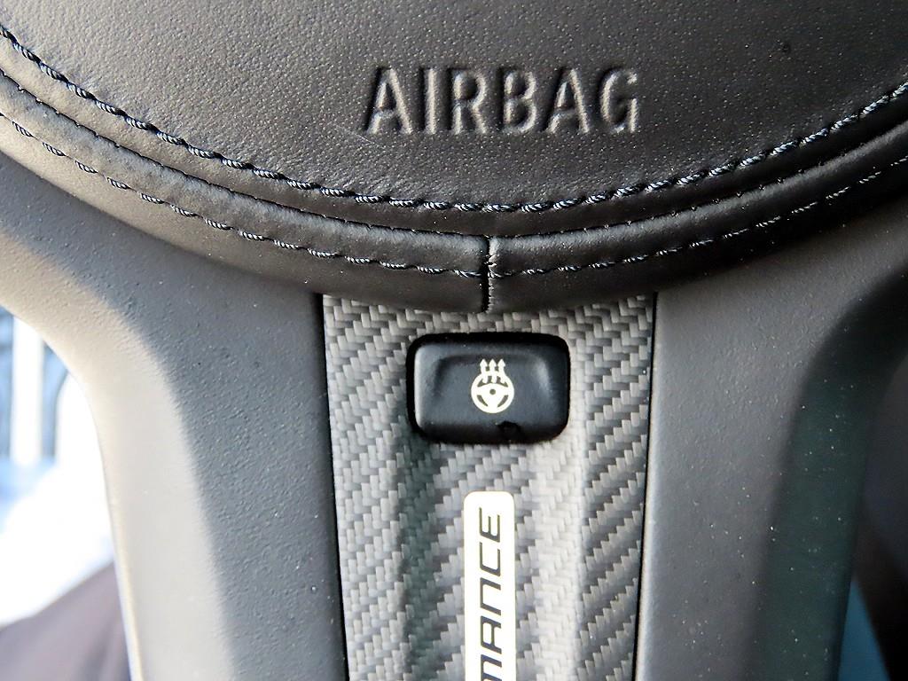 BMW 3-Series — photo 14