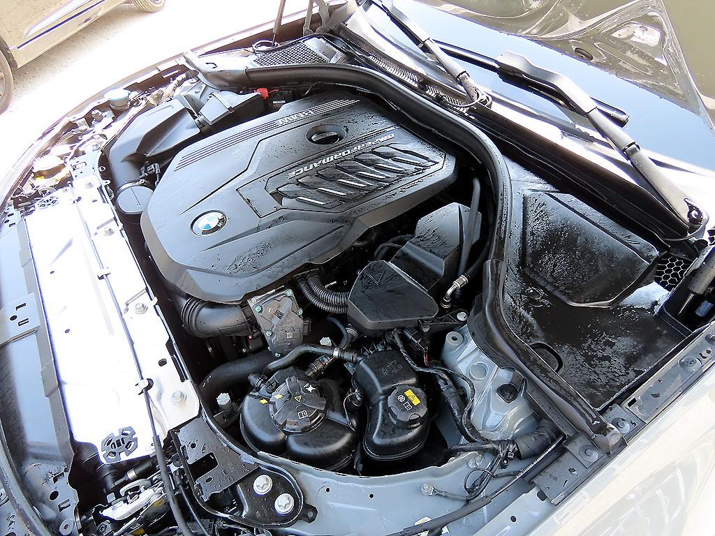 BMW 3-Series — photo 19