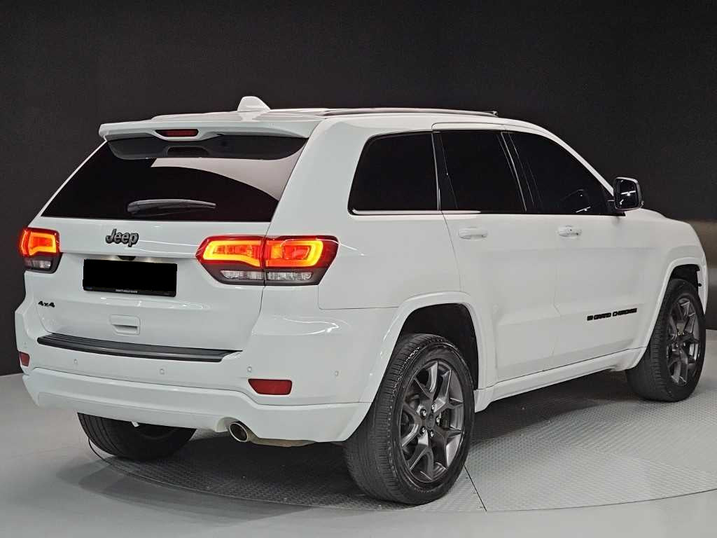 Jeep Cherokee — photo 04