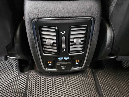 Jeep Cherokee — photo 13