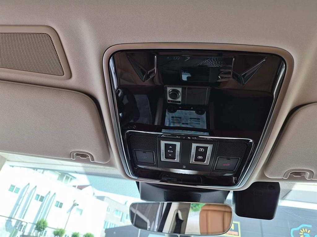 Land Rover Range Rover — photo 17