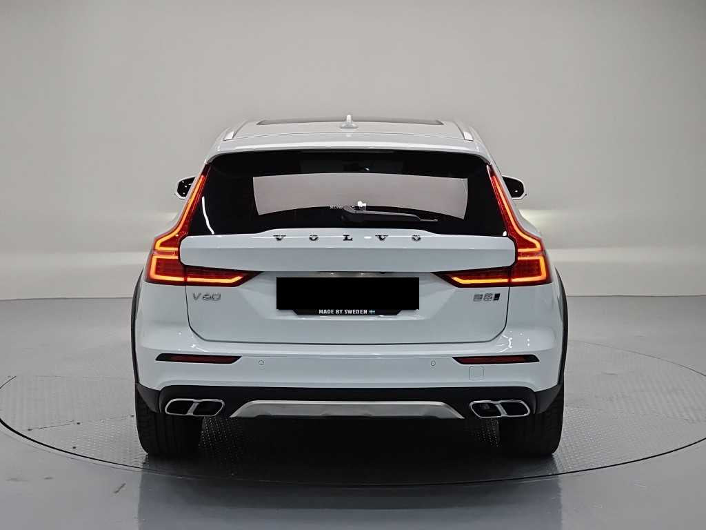 Volvo V60 — photo 03