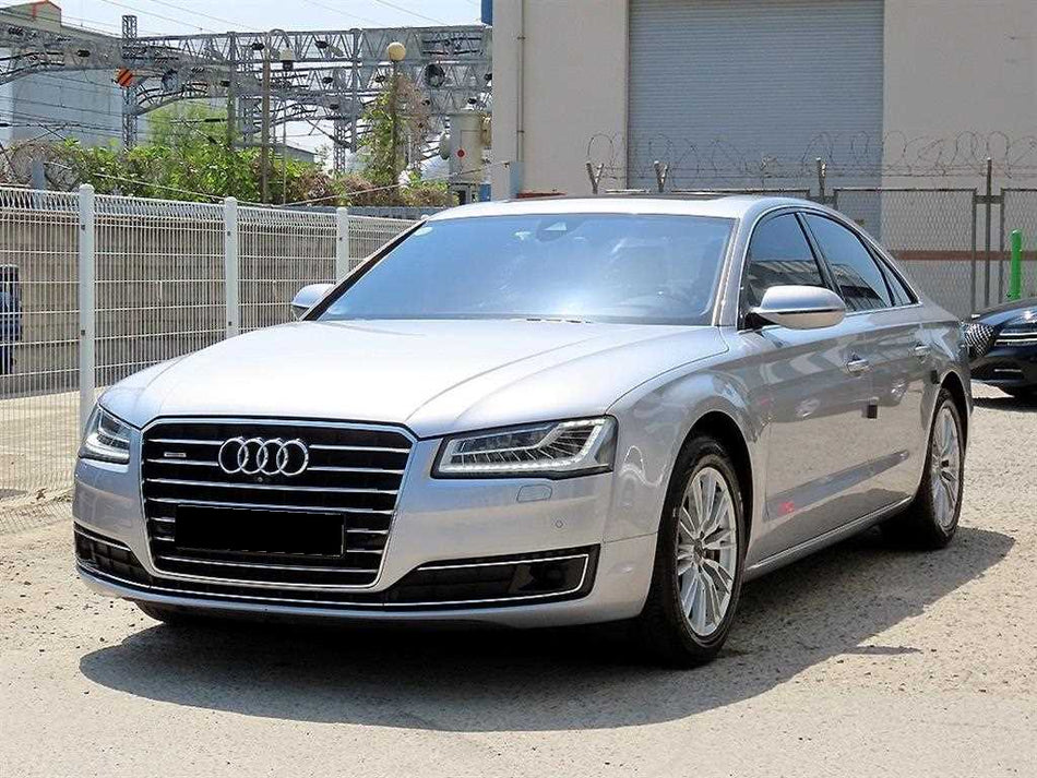 Audi A8 — photo 02