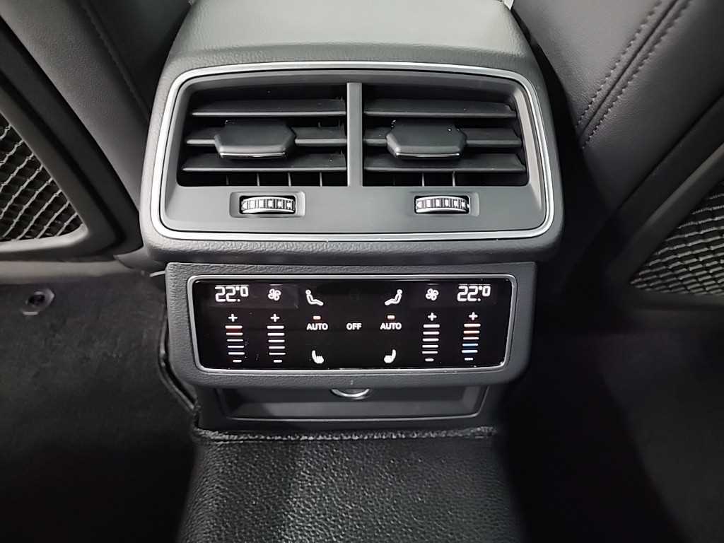 Audi A6 — photo 13