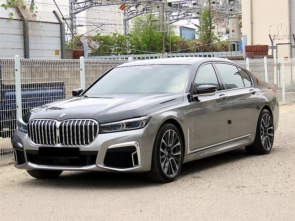 BMW 7-Series — photo 02