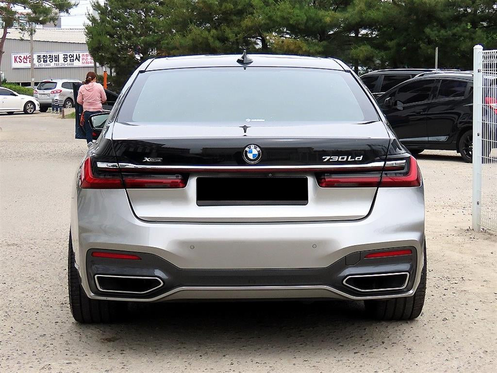 BMW 7-Series — photo 04