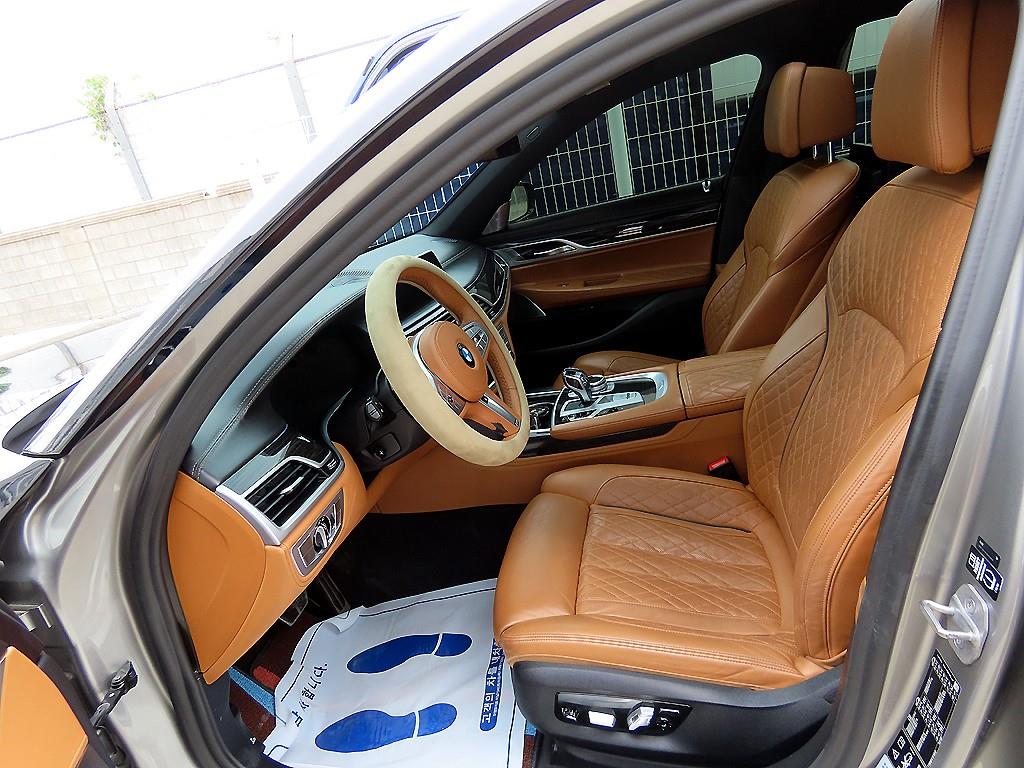 BMW 7-Series — photo 05