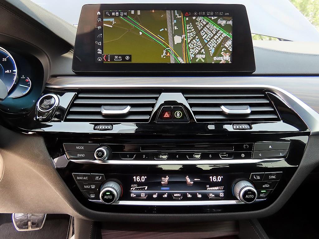 BMW 5-Series — photo 13