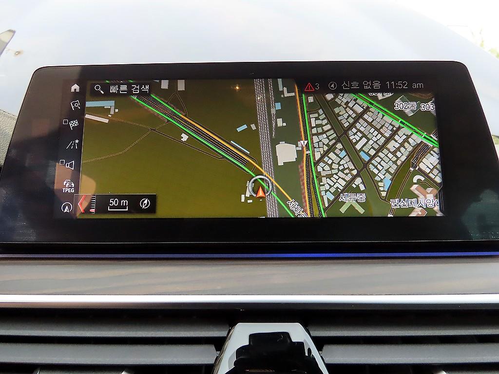 BMW 5-Series — photo 14