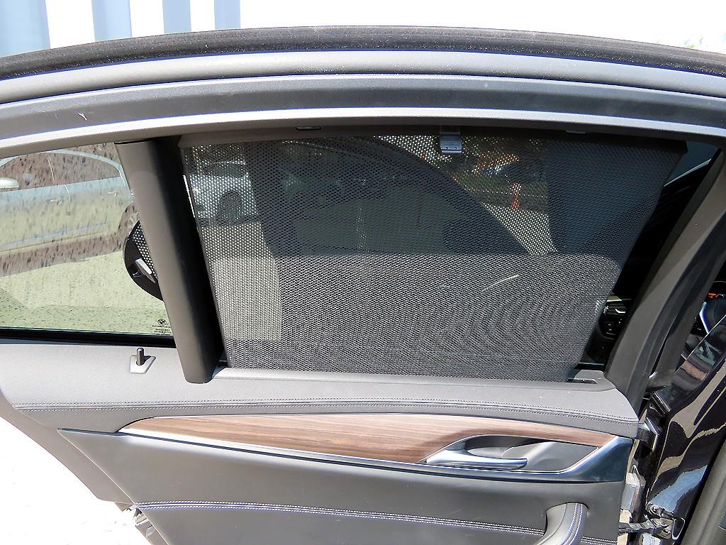 BMW 5-Series — photo 15