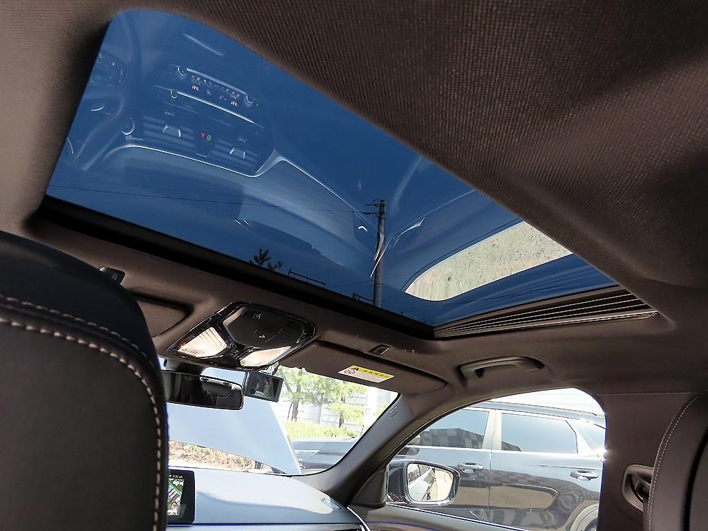 BMW 5-Series — photo 17
