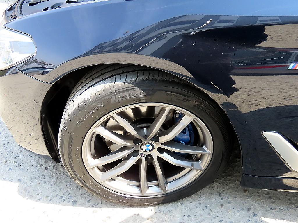 BMW 5-Series — photo 20