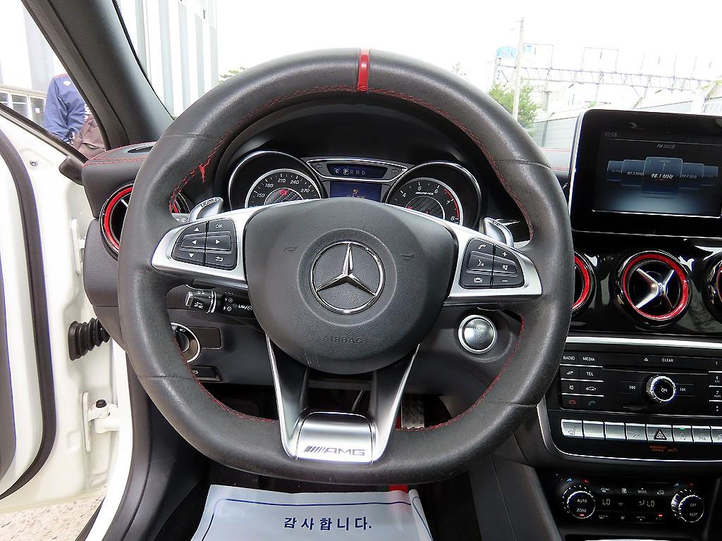 Mercedes-Benz GLA-Class — photo 08