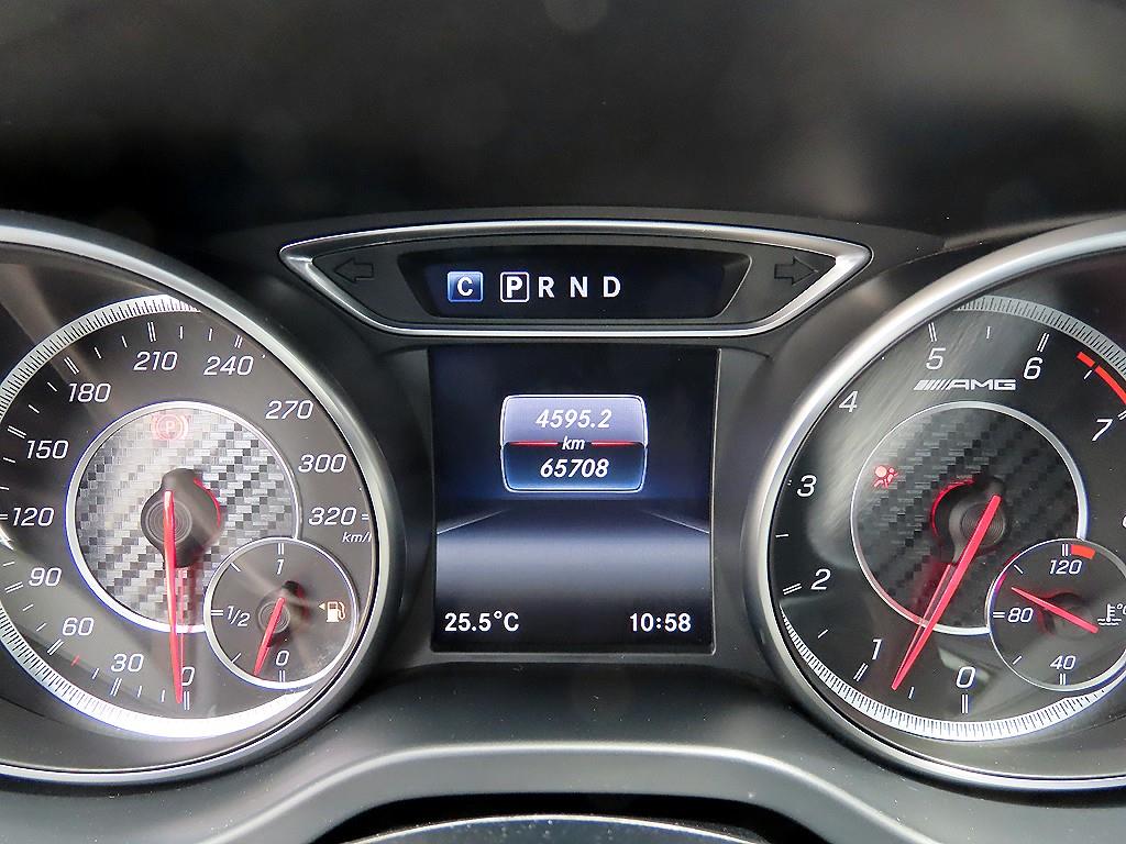 Mercedes-Benz GLA-Class — photo 09