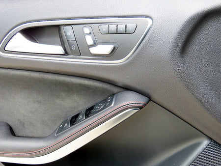 Mercedes-Benz GLA-Class — photo 11