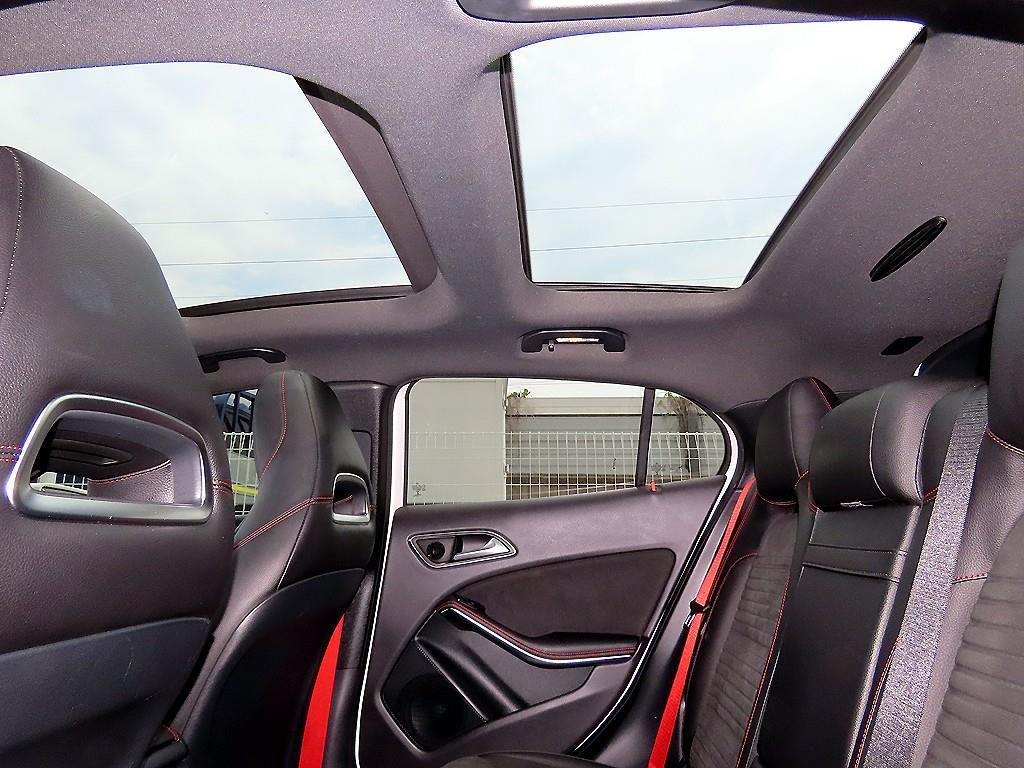 Mercedes-Benz GLA-Class — photo 17