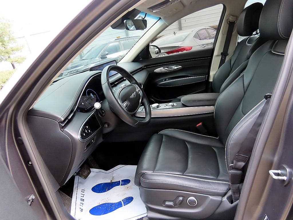 Genesis GV70 — photo 05