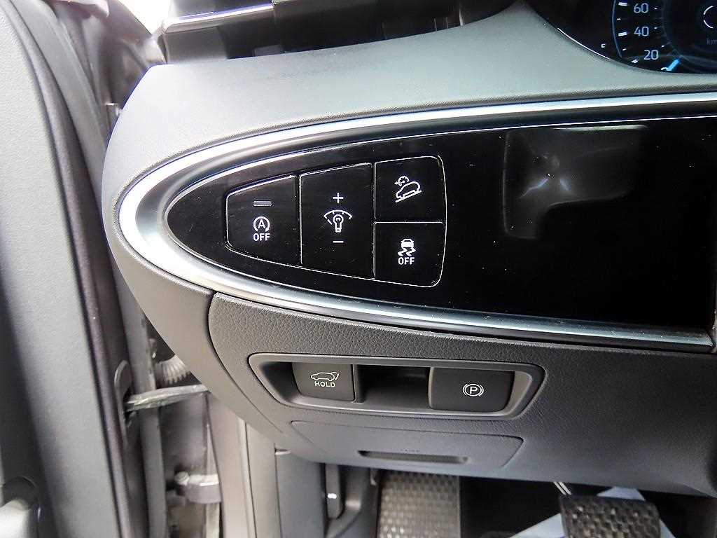 Genesis GV70 — photo 12