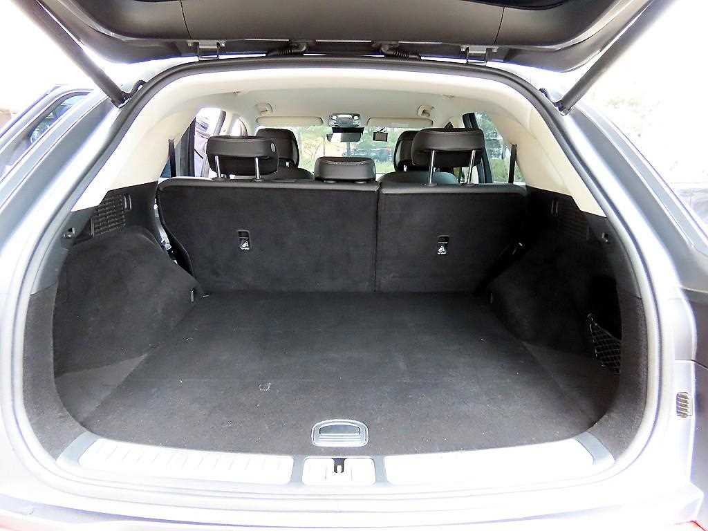 Genesis GV70 — photo 16