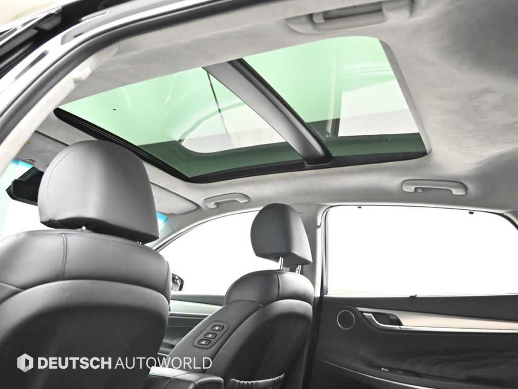 Hyundai Grandeur — photo 18