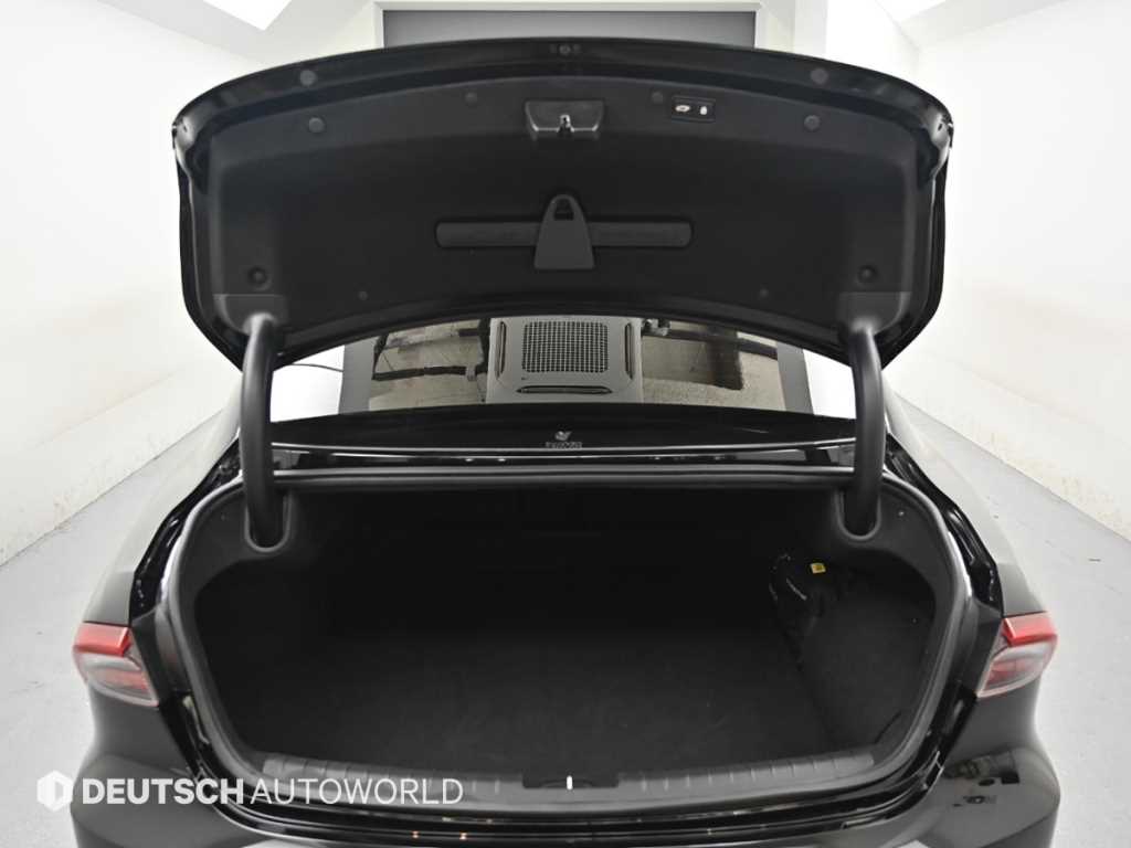 Hyundai Grandeur — photo 19