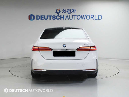 BMW 5-Series — photo 04