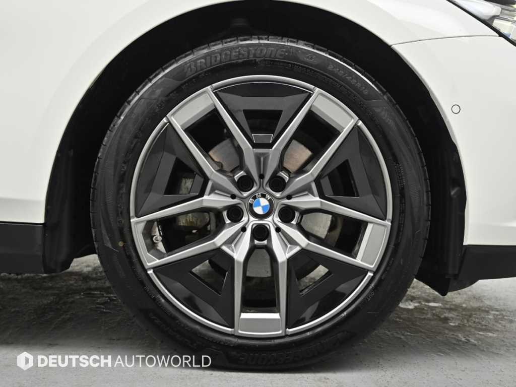 BMW 5-Series — photo 05