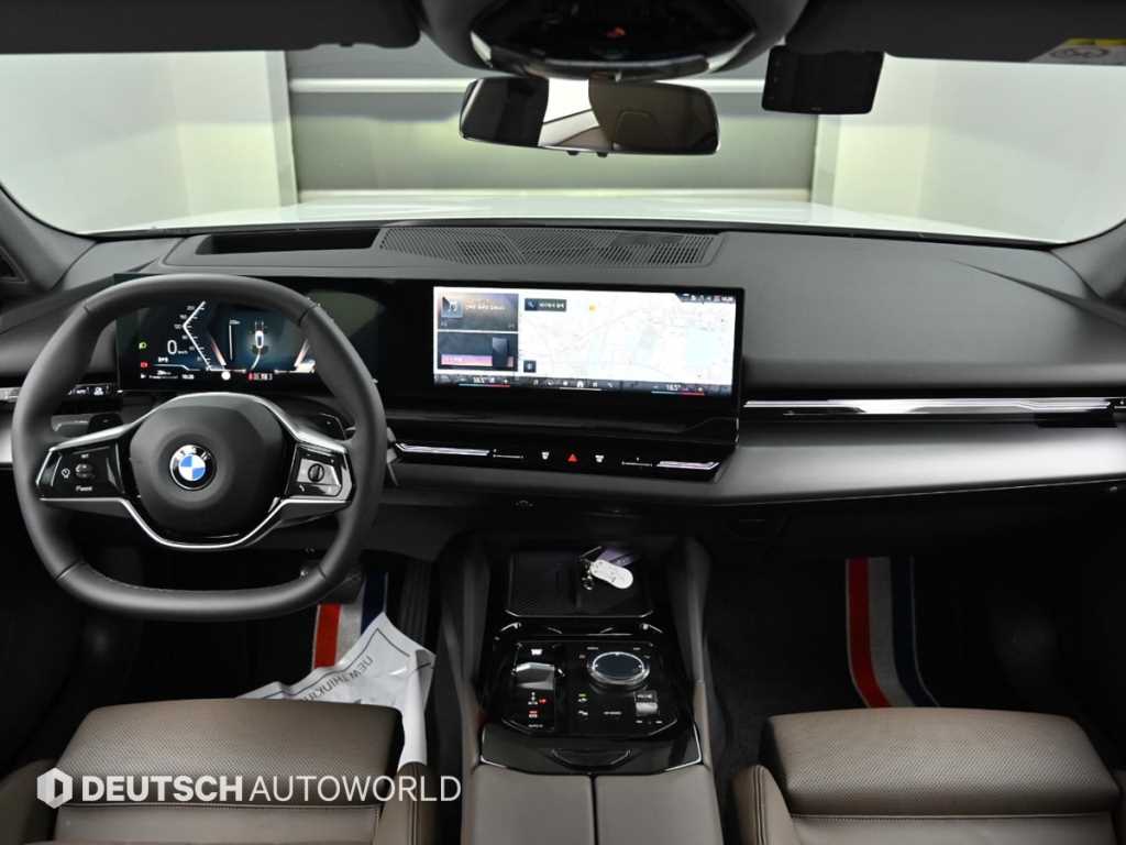 BMW 5-Series — photo 07
