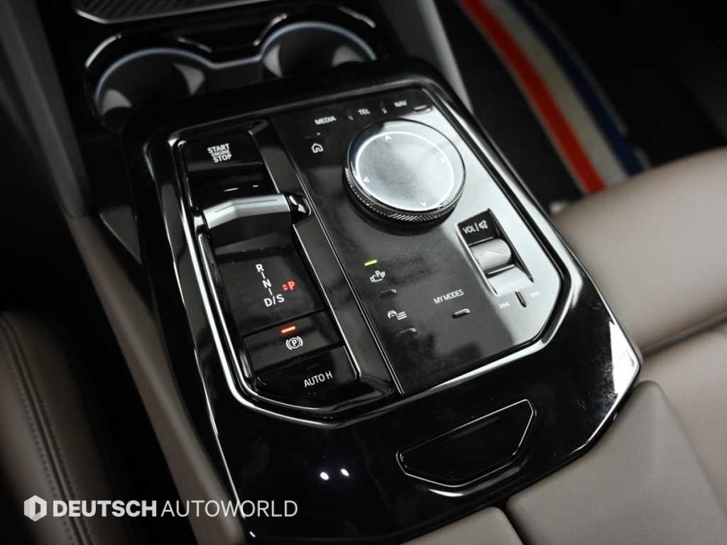 BMW 5-Series — photo 09