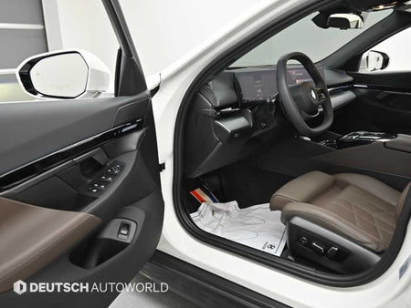 BMW 5-Series — photo 11