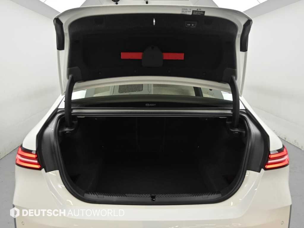 BMW 5-Series — photo 19
