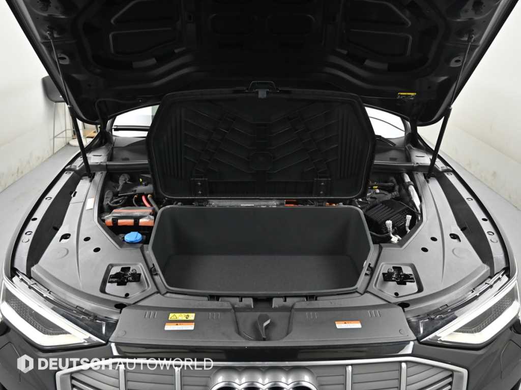 Audi e-tron — photo 06