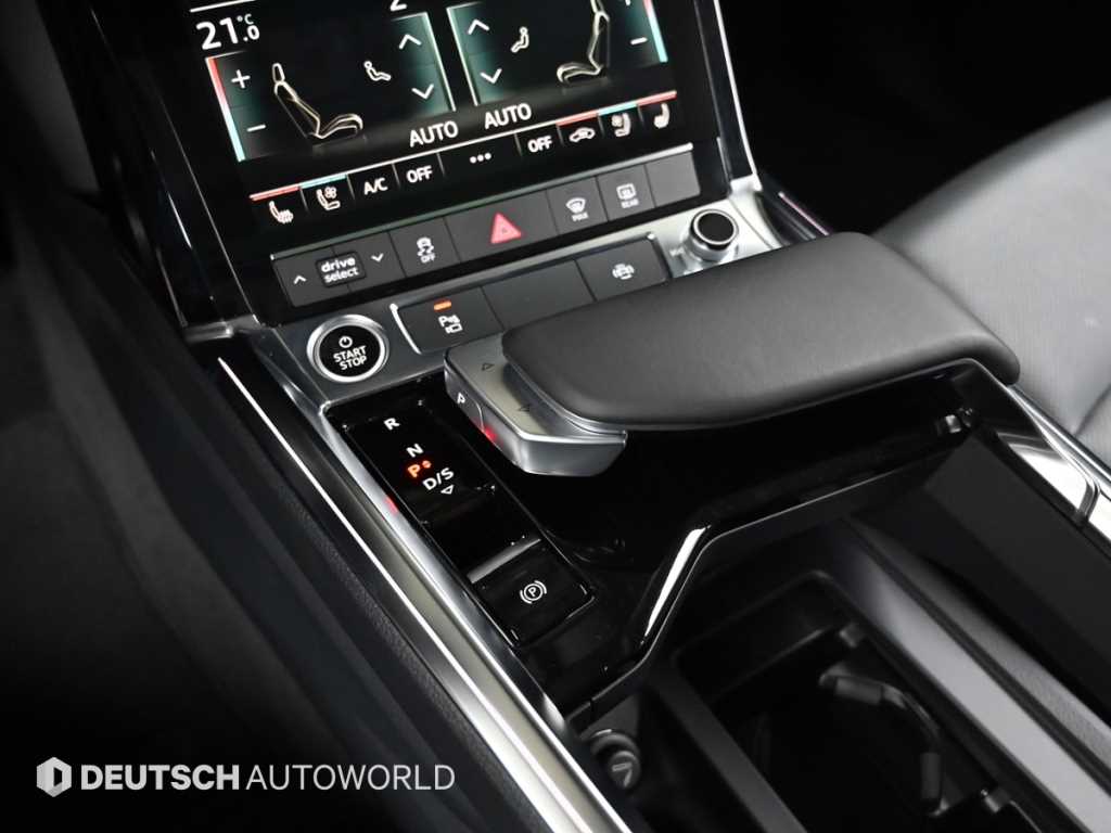 Audi e-tron — photo 09