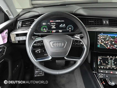 Audi e-tron — photo 13
