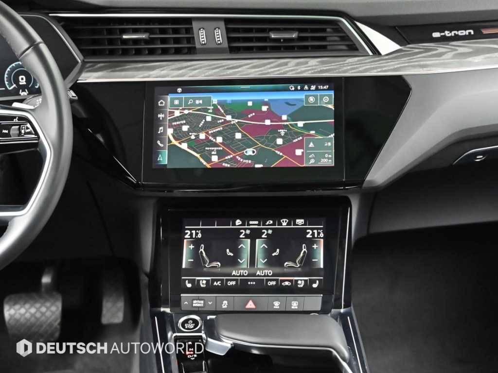 Audi e-tron — photo 14