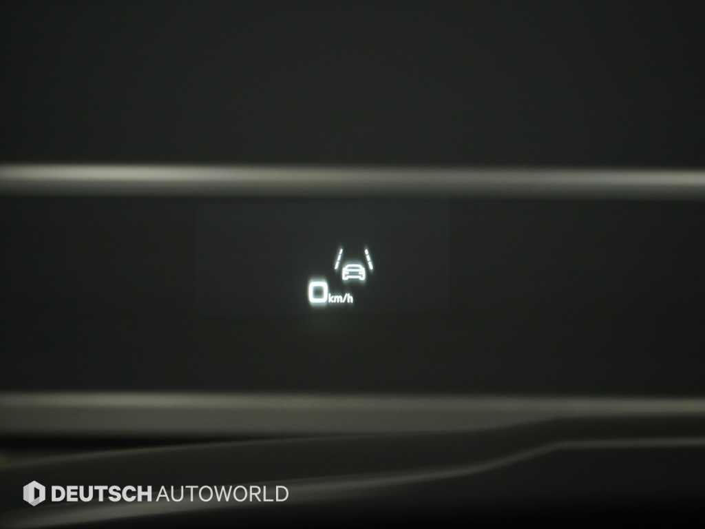 Audi e-tron — photo 17