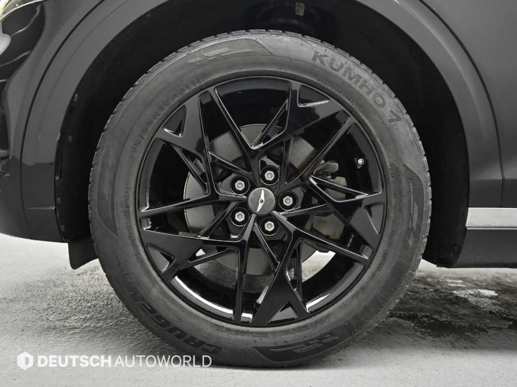 Genesis GV70 — photo 05