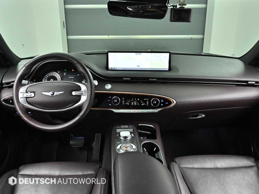 Genesis GV70 — photo 07