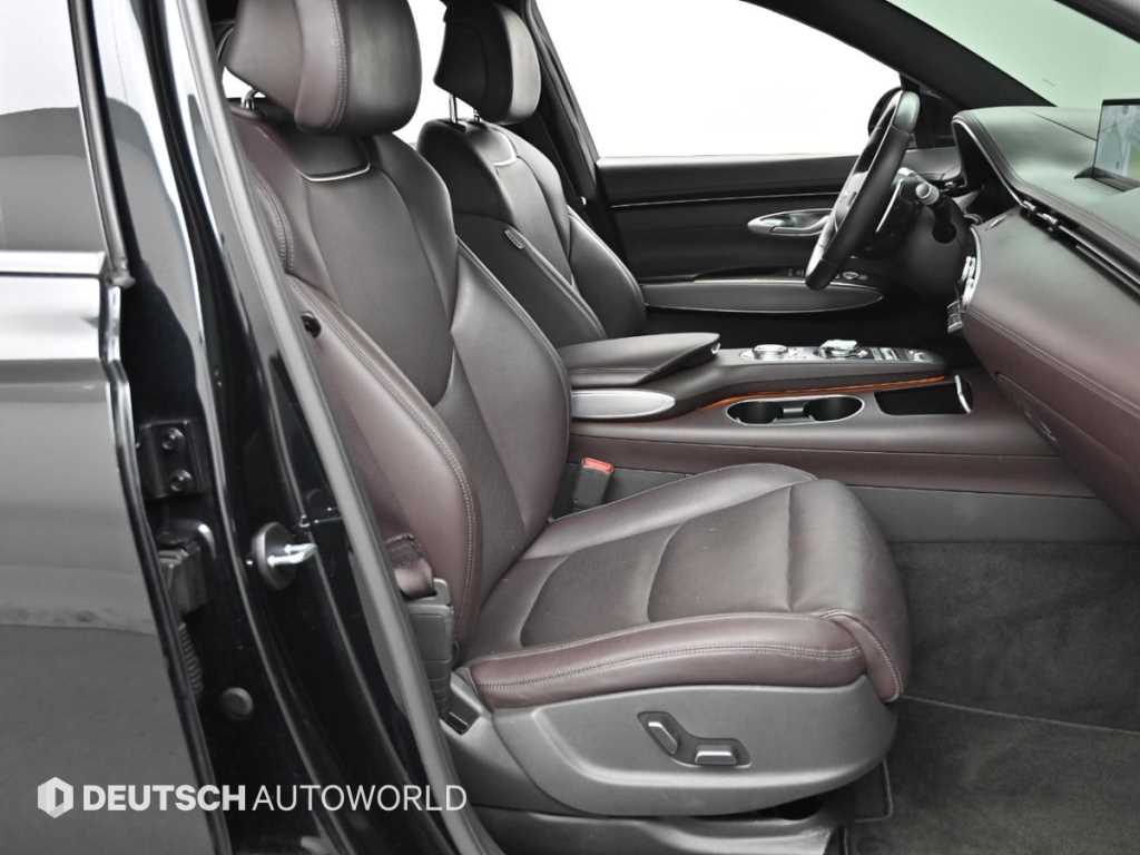 Genesis GV70 — photo 10