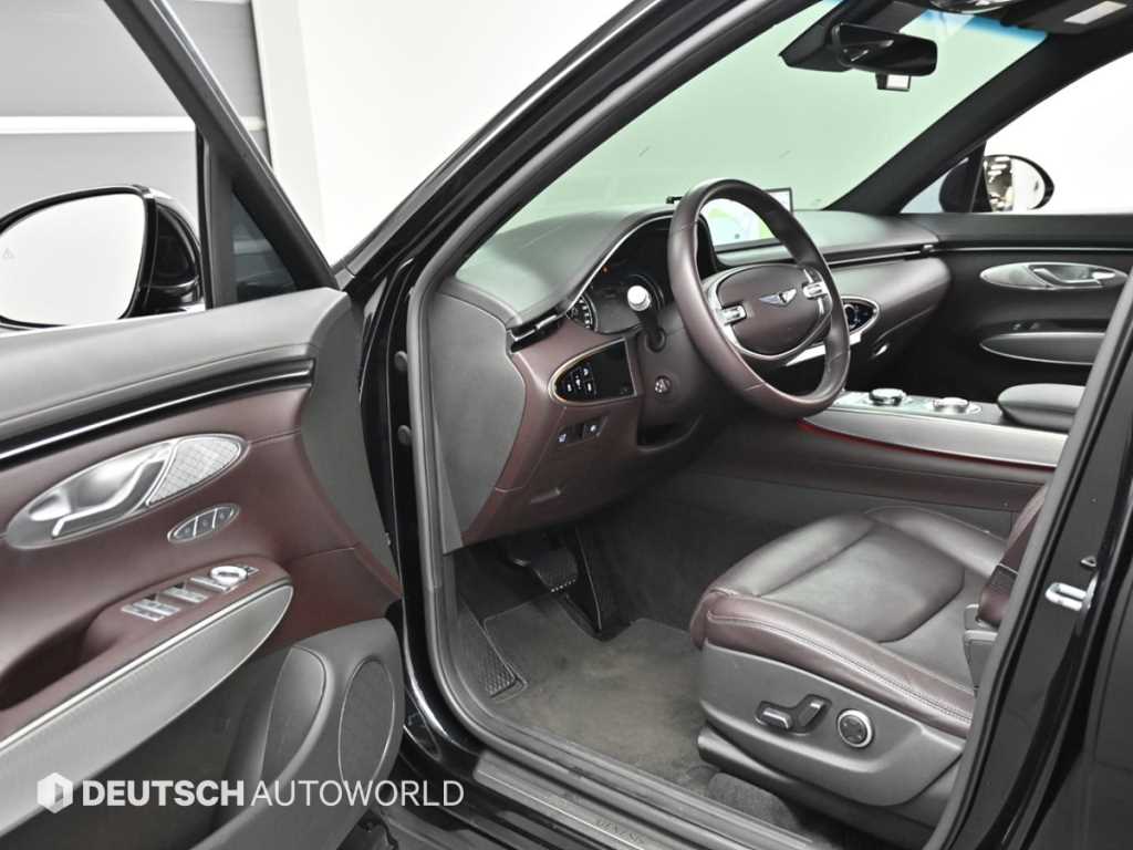 Genesis GV70 — photo 11