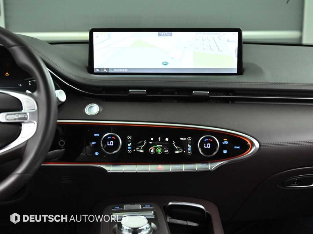 Genesis GV70 — photo 14