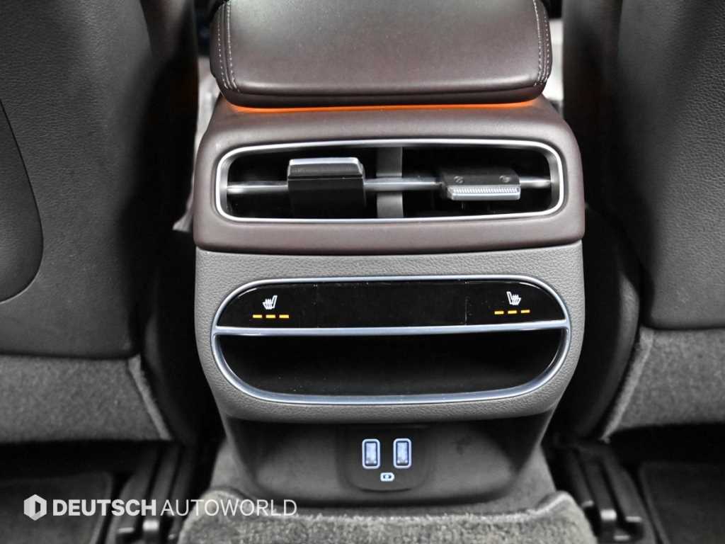 Genesis GV70 — photo 16
