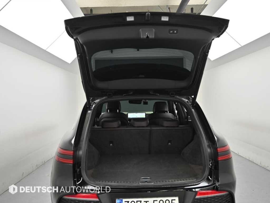 Genesis GV70 — photo 19