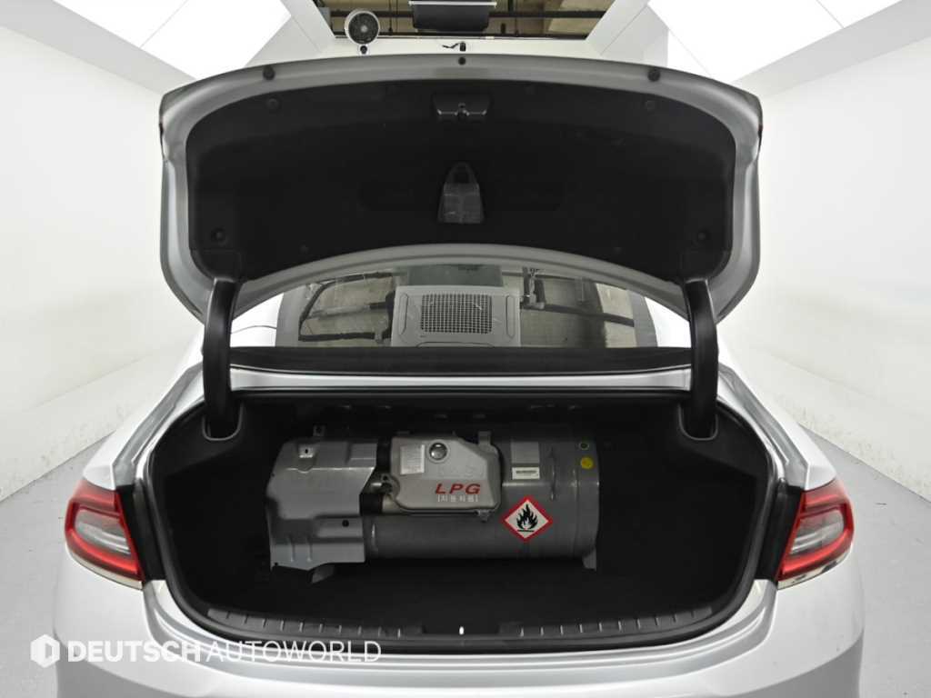 Hyundai Grandeur — photo 19