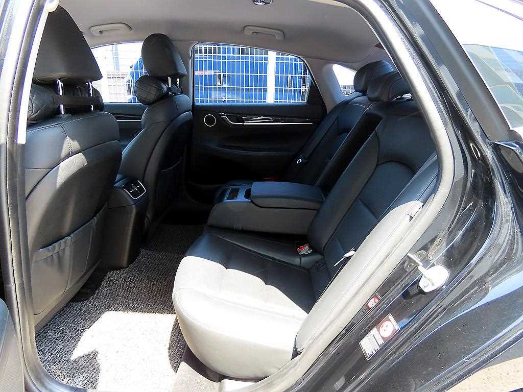 Hyundai Grandeur — photo 06