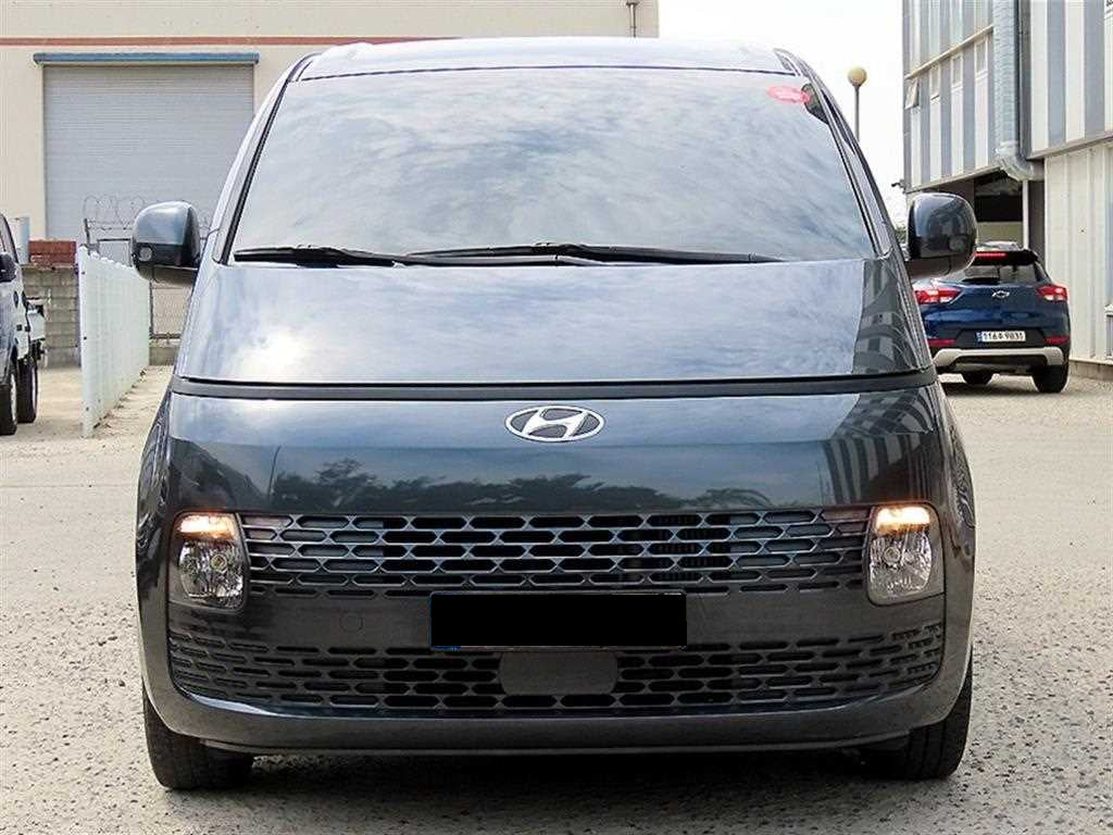 Hyundai Staria — photo 01