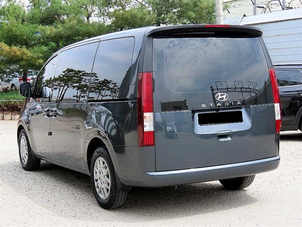 Hyundai Staria — photo 03