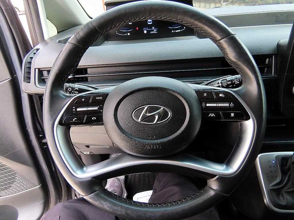 Hyundai Staria — photo 08