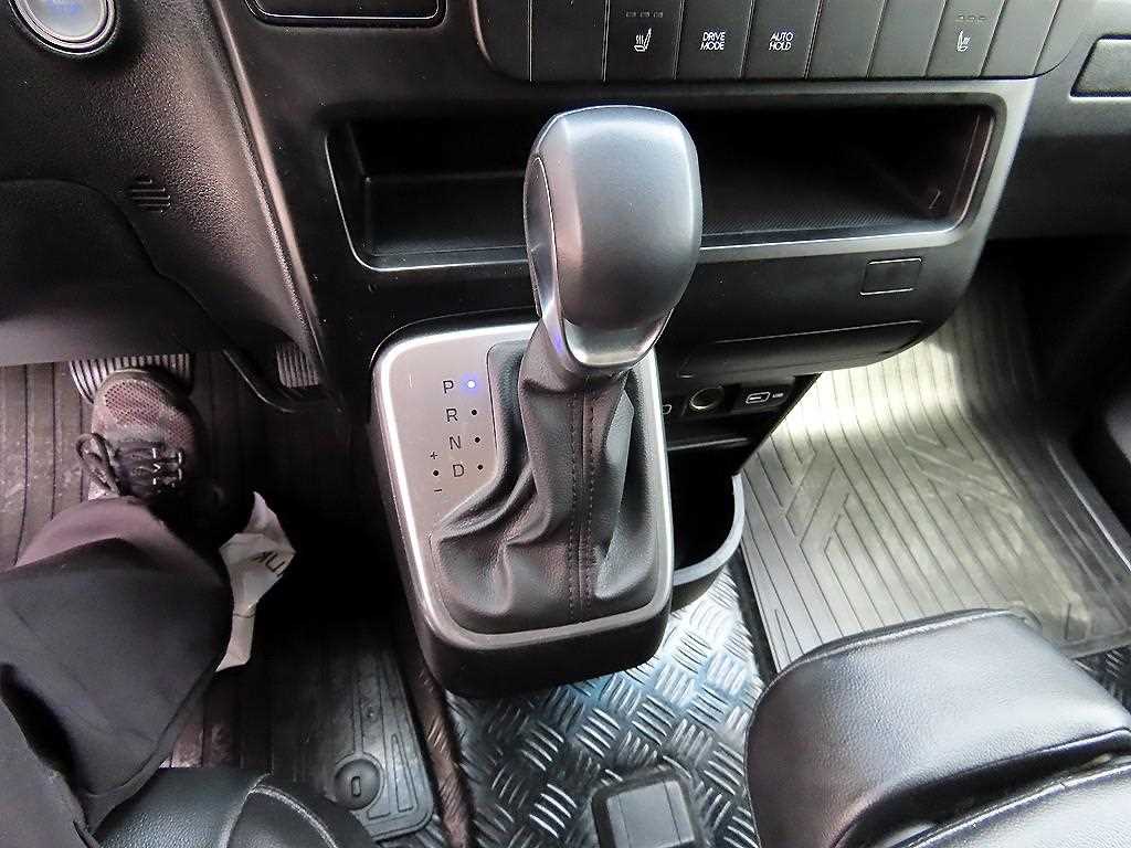 Hyundai Staria — photo 10