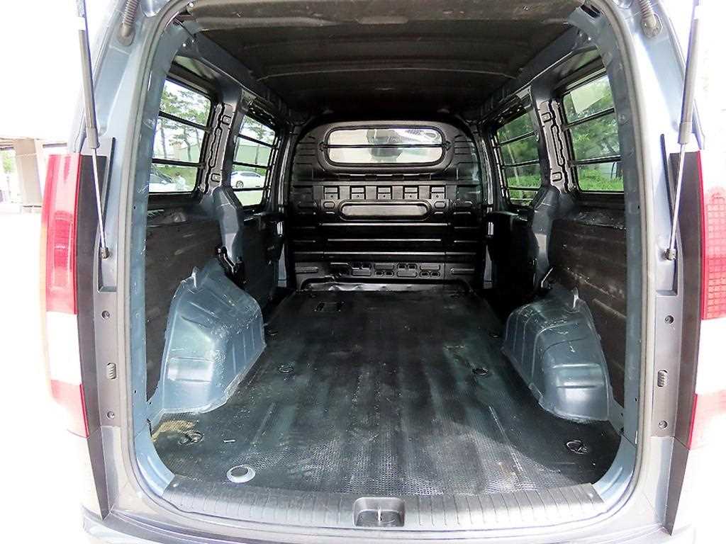 Hyundai Staria — photo 16